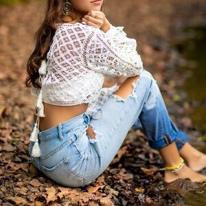 Tobi white lace crop top- size XS/S